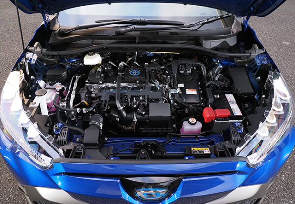 ハイブリッドは1797cc直4DOHC16V（98ps／142Nm）＋モーター（72ps／163Nm）各部の改良で優れたドライバビリティを発揮　燃費も良好