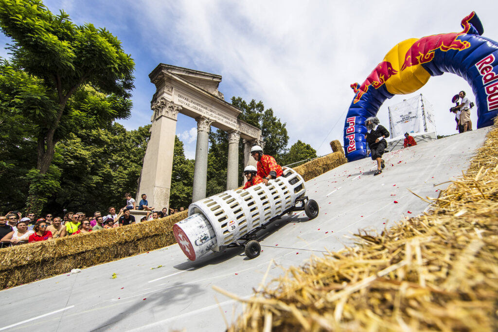 2018年にイタリア、ローマで開催された「Red Bull Box Cart Race」の様子
