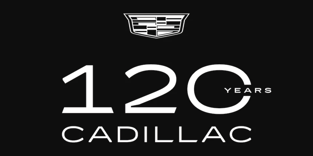 「120 YEARS CADILLAC」のロゴ