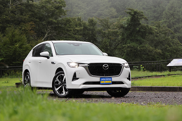 マツダCX-60・XDハイブリッド・プレミアムモダン　価格：8SAT　547万2500円　プレミアムSUVらしい堂々とした風格のある分厚いフロントフェイスとロングノーズ＆ショートデッキによる力強く動きのある骨格を表現　タフさの中に品格が光るエクステリアといえる