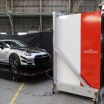 日産GT-Rが自動車用コンパクト風洞システムを利用している写真