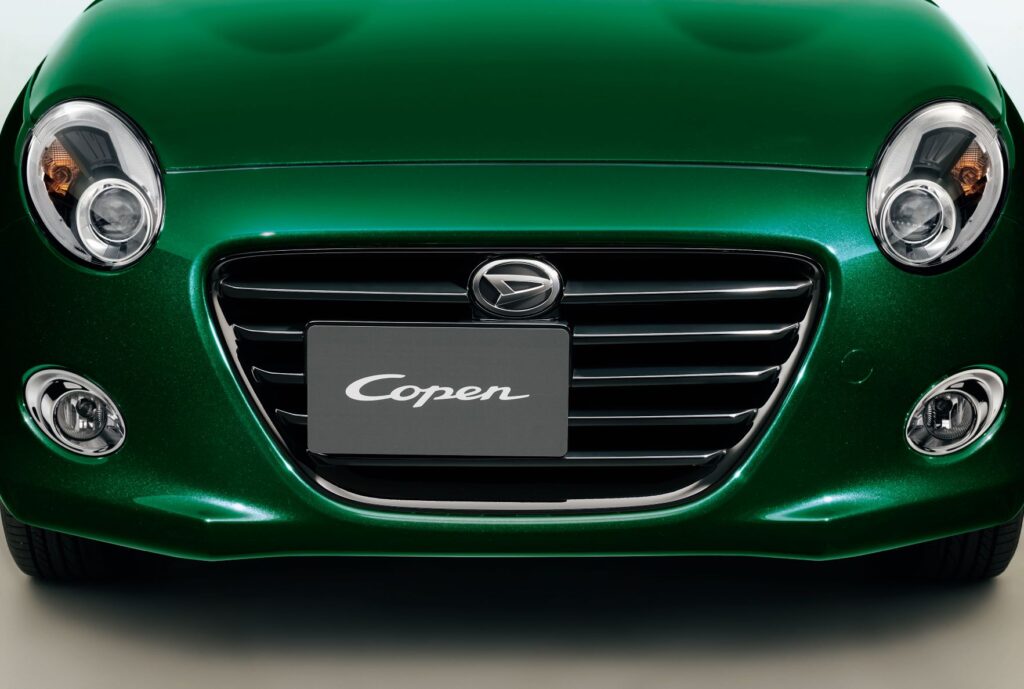 Copen20周年記念車に取り付けられたDスポーツ スポーツグリルの写真