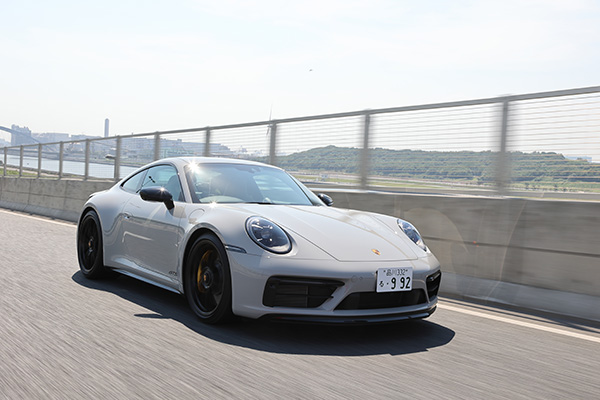 Off-line meeting with 140 930 Porsche 911s. I met that