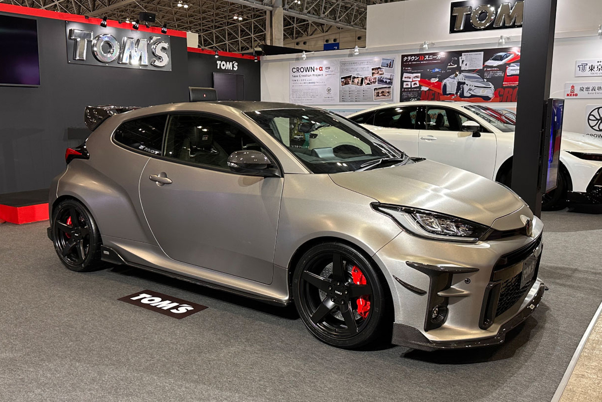 トムスが東京オートサロン2023で発表した2台の新しいカスタム