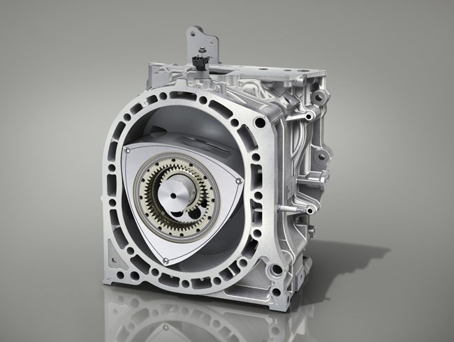 ▲2013年に「RX-8」が生産を終了して以来、約10年ぶりの復活となるマツダのロータリーエンジン。発電用として開発された新ロータリーエンジンは8Cの型式を名乗る
