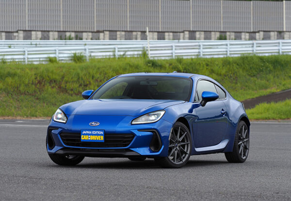 SUBARU・BRZ・S　GR86とBRZは兄弟車だが、走りの味わいが異なる。BRZはスタビリティ重視の正統派スポーツ。一方、GR86は意のままに振り回せるキャラクター。フロントマスクの意匠が識別点