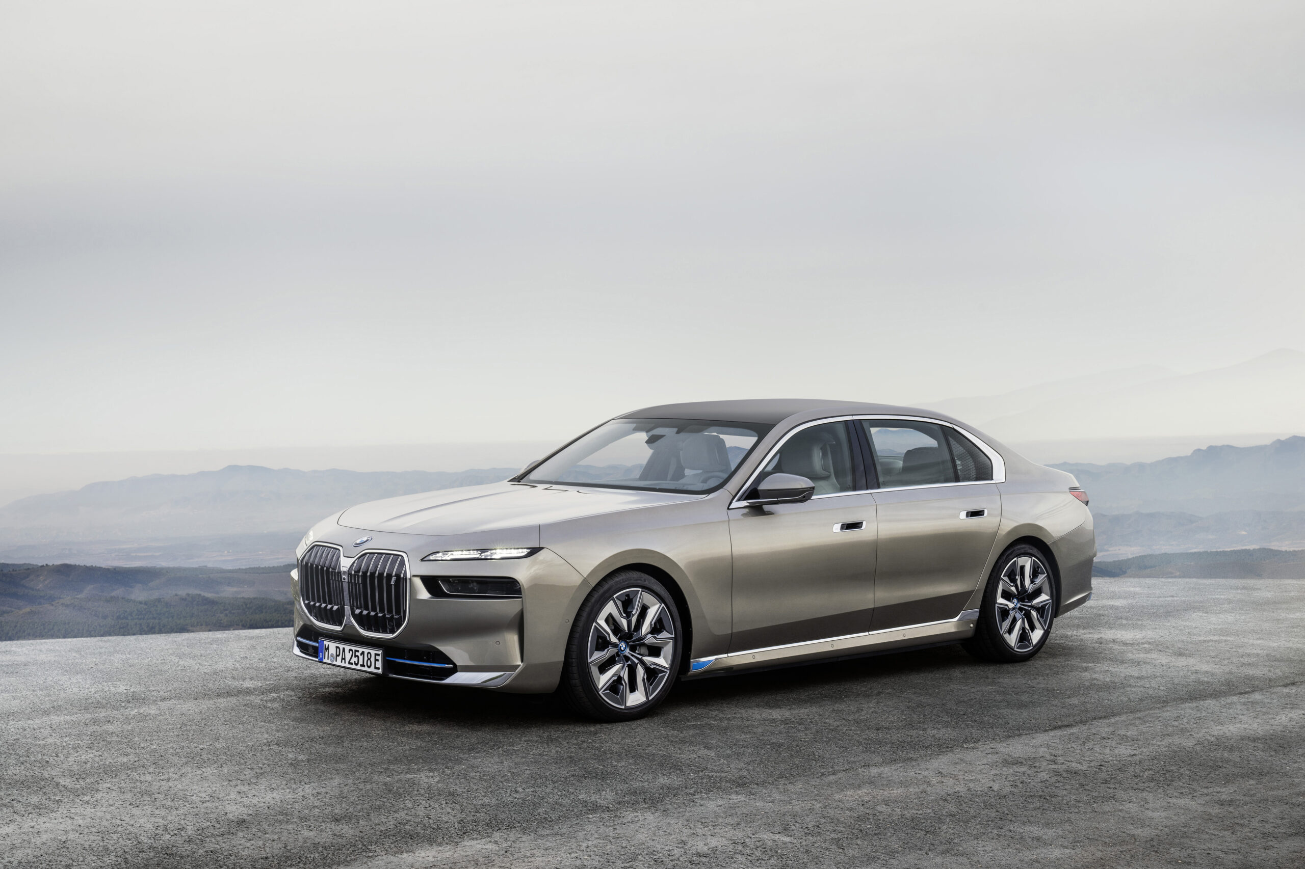 P90458196_highRes_the-new-bmw-