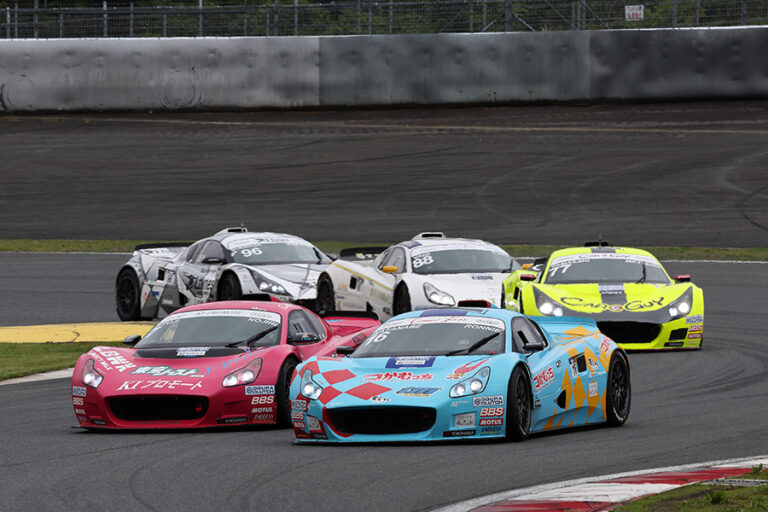 「ドライビングアスリート」の実力を競うインタープロトシリーズの特徴 - カー・アンド・ドライバーonline [CAR and DRIVER]