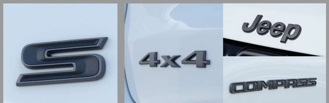 ▲専用のSバッジやグラナイトエクステリアバッジ（4×4／Jeep／COMPASS）を貼付