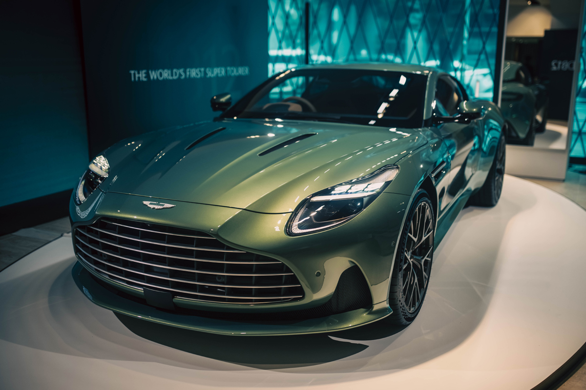 アストンマーティンDBシリーズの新世代スポーツカー「DB12」が