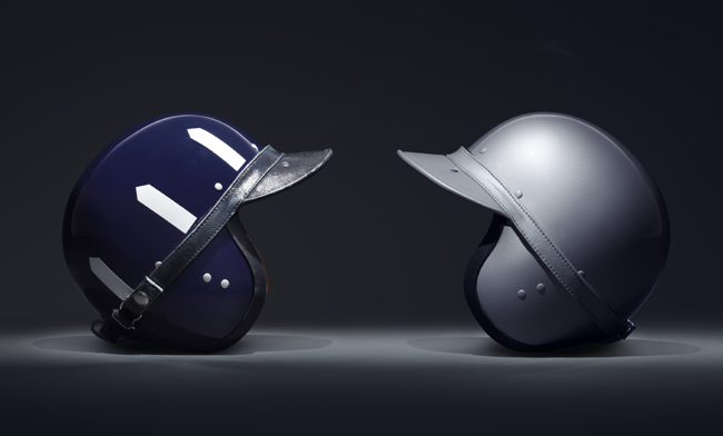 ▲Eタイプ ZPコレクションにはヒル選手とサルバドーリ選手が当時着用していたものを再現したヘルメットを付属する