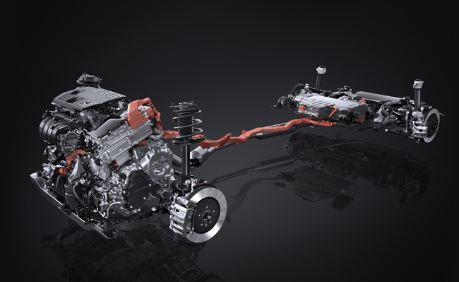 ▲RX350hはパワートレインにA25A-FXS型2487cc直列4気筒DOHC・D-4Sエンジン（190ps／24.8kg・m）、5NM型フロントモーター（134kW／270Nm）、総電圧259.2Vのニッケル水素電池で構成する2.5Lハイブリッドシステムの2WD（FF）と、同システムに4NM型リアモーター（40kW／121Nm）を組み合わせた2.5LハイブリッドシステムのAWD（E-Four）を採用する