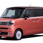 ▲スズキ・ワゴンRスマイル・ハイブリッドX（2WD）　価格：CVT 164万7800円　全長3395×全幅1475×全高1695mm　ホイールベース2460mm　車重870kg　乗車定員4名　WLTCモード燃費25.1km/リットル　写真のボディカラーはコーラルオレンジメタリック アーバンブラウン2トーンルーフ