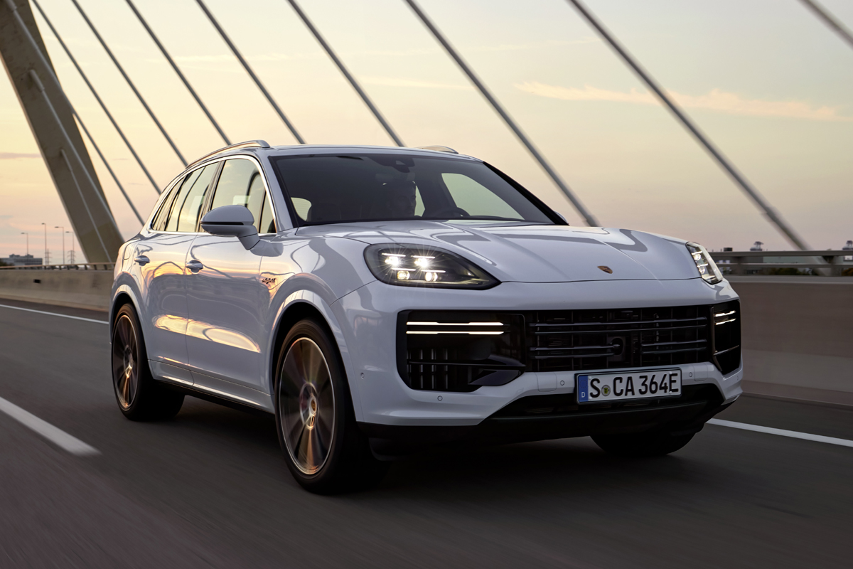 「史上最もパワフル」と謳うポルシェ・カイエン ターボEハイブリッドが日本デビュー [CAR and