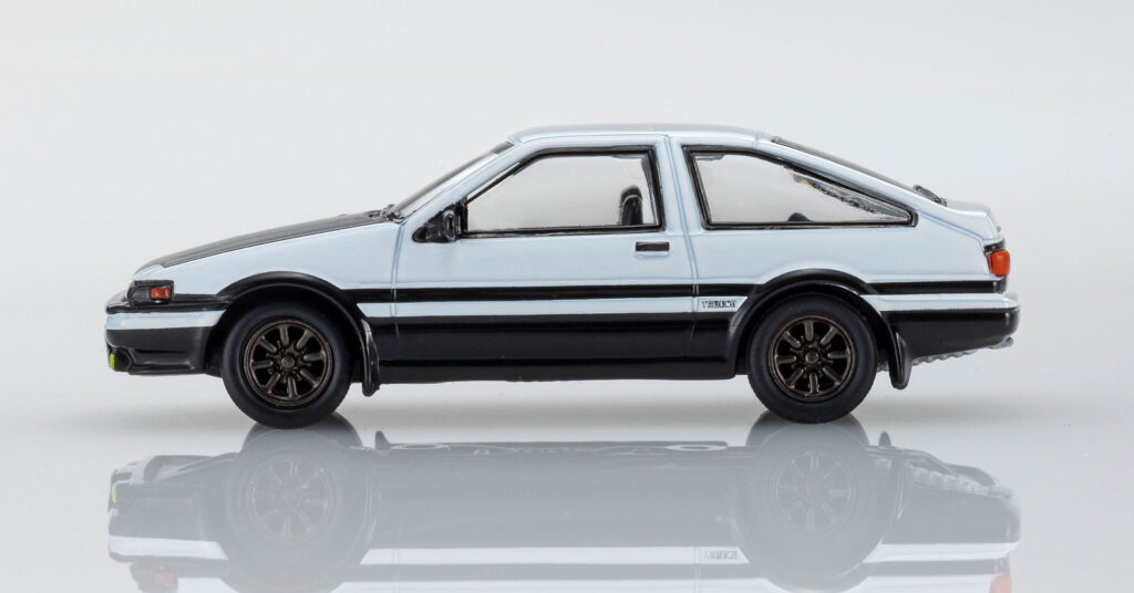 TOYOTA SPRINTER TRUENO（AE86）サイドビュー