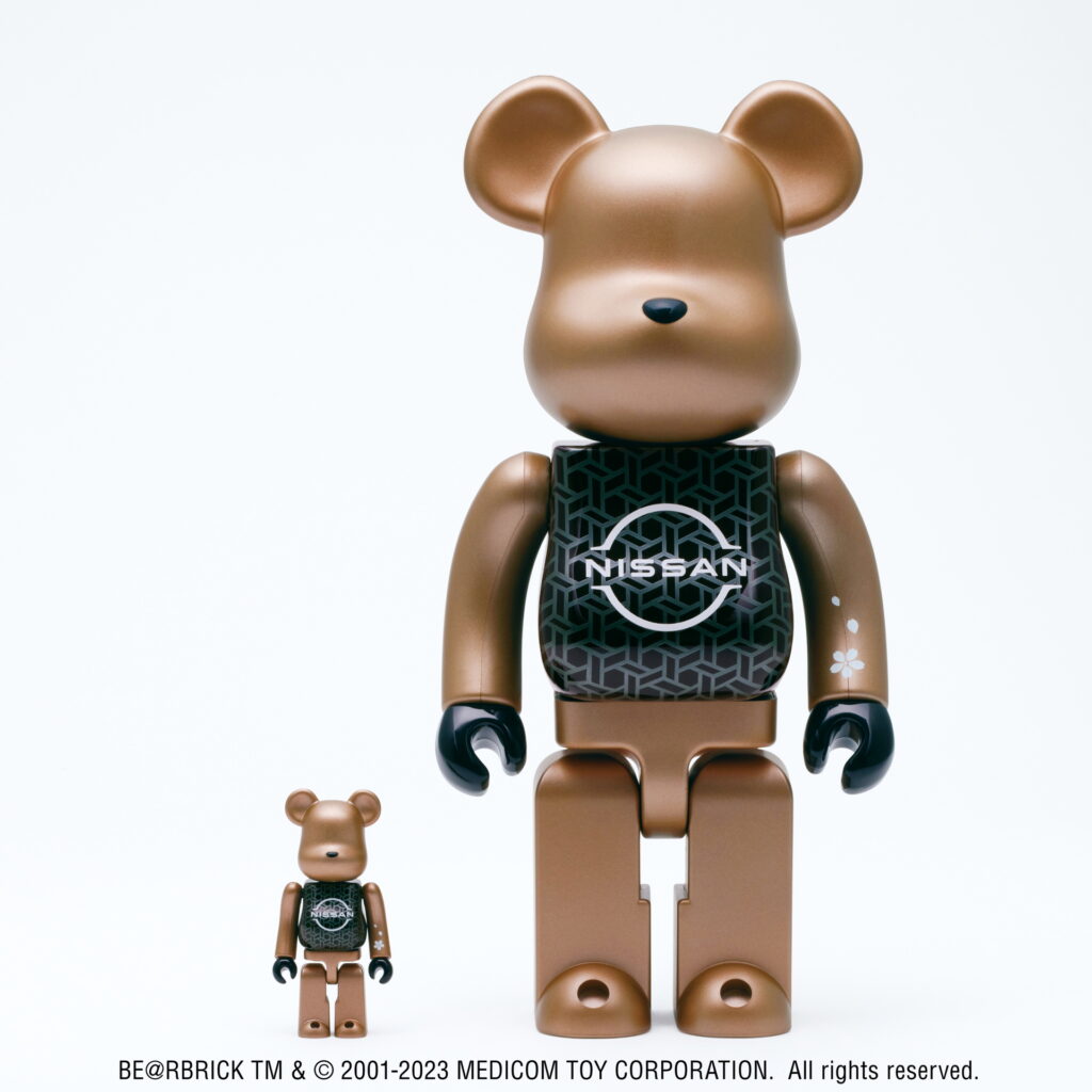 「NISSAN 90th ANNIVERSARY BE@RBRICK 100% & 400%」前