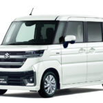 ▲スズキ・スペーシア カスタム・ハイブリッドGS（2WD）　価格：CVT180万1800円　全長3395×全幅1475×全高1785mm　ホイールベース2460mm　車重890kg　乗車定員4名　WLTCモード燃費23.9km/リットル　写真のボディカラーはピュアホワイトパール