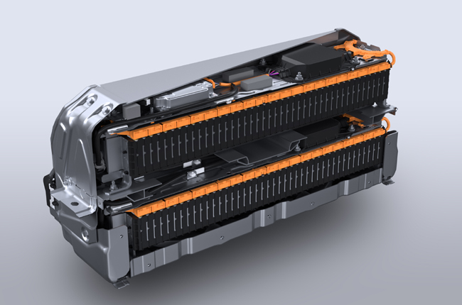 ▲MIRAI譲りのFCシステムはFCB130型固形高分子形FCスタック（最高出力128kW）、車両トンネル下に1本、後方床下に2本配置した高圧水素タンク（充填圧力70MPa）、3KM型モーター（最高出力134kW/6940rpm、最大トルク300Nm/0～3267rpm）、リチウムイオン電池（容量4.0Ah）でシステムを構成して後輪を駆動