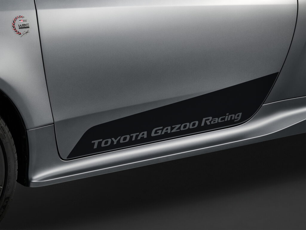 TOYOTA GAZOO Racingデカール（ドア左右）