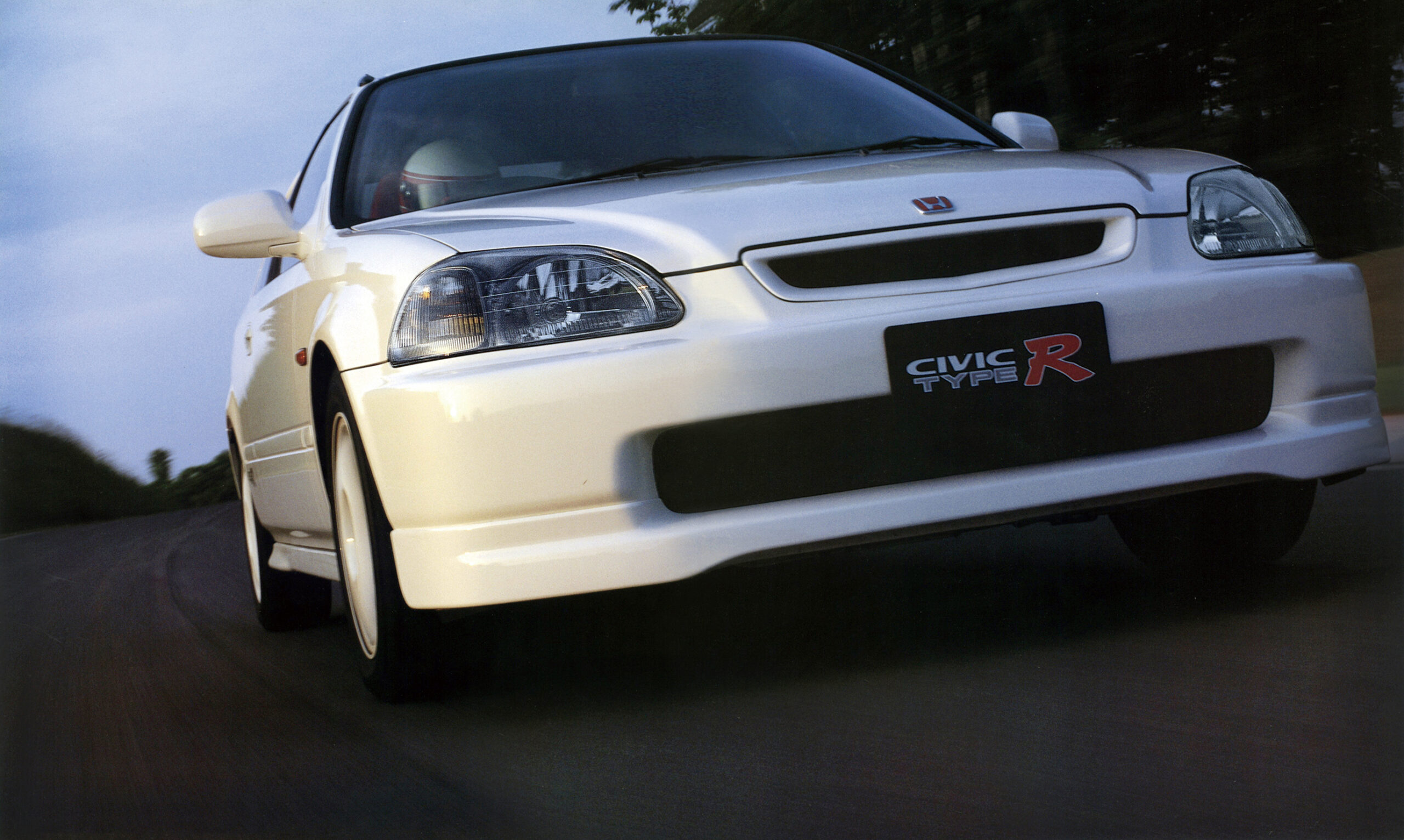 魅力あるクルマのルーツ／復刻版カタログ】FF最速マシンを目指した初代