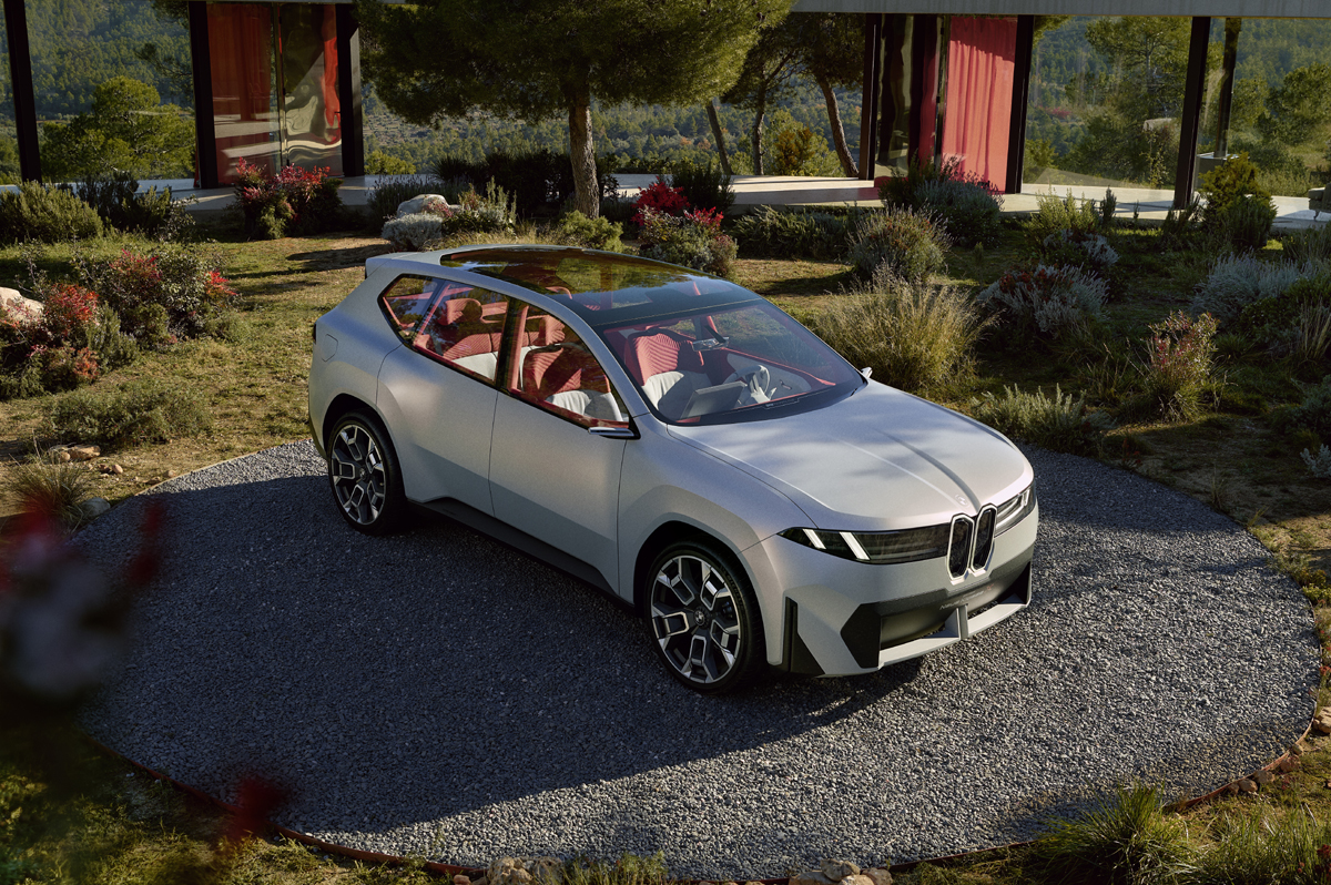 BMWが最新のデザインコンセプトモデル「Vision Neue Klasse」のSAVモデルを発表