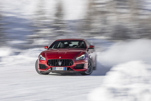 明日香 雪品 マセラティ ギブリ S30% ギブリ S（マセラティ）[8AT]の