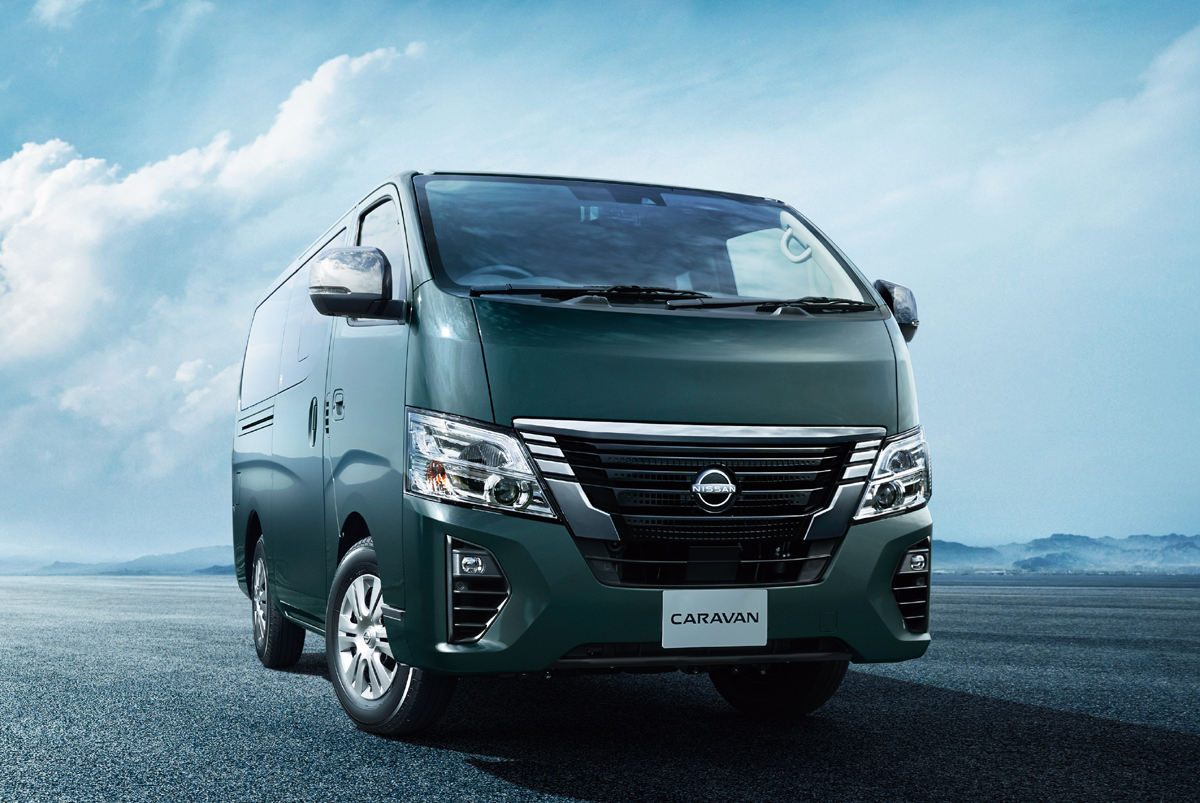 日産キャラバンが仕様変更。安全装備の改良や新ボディカラーの