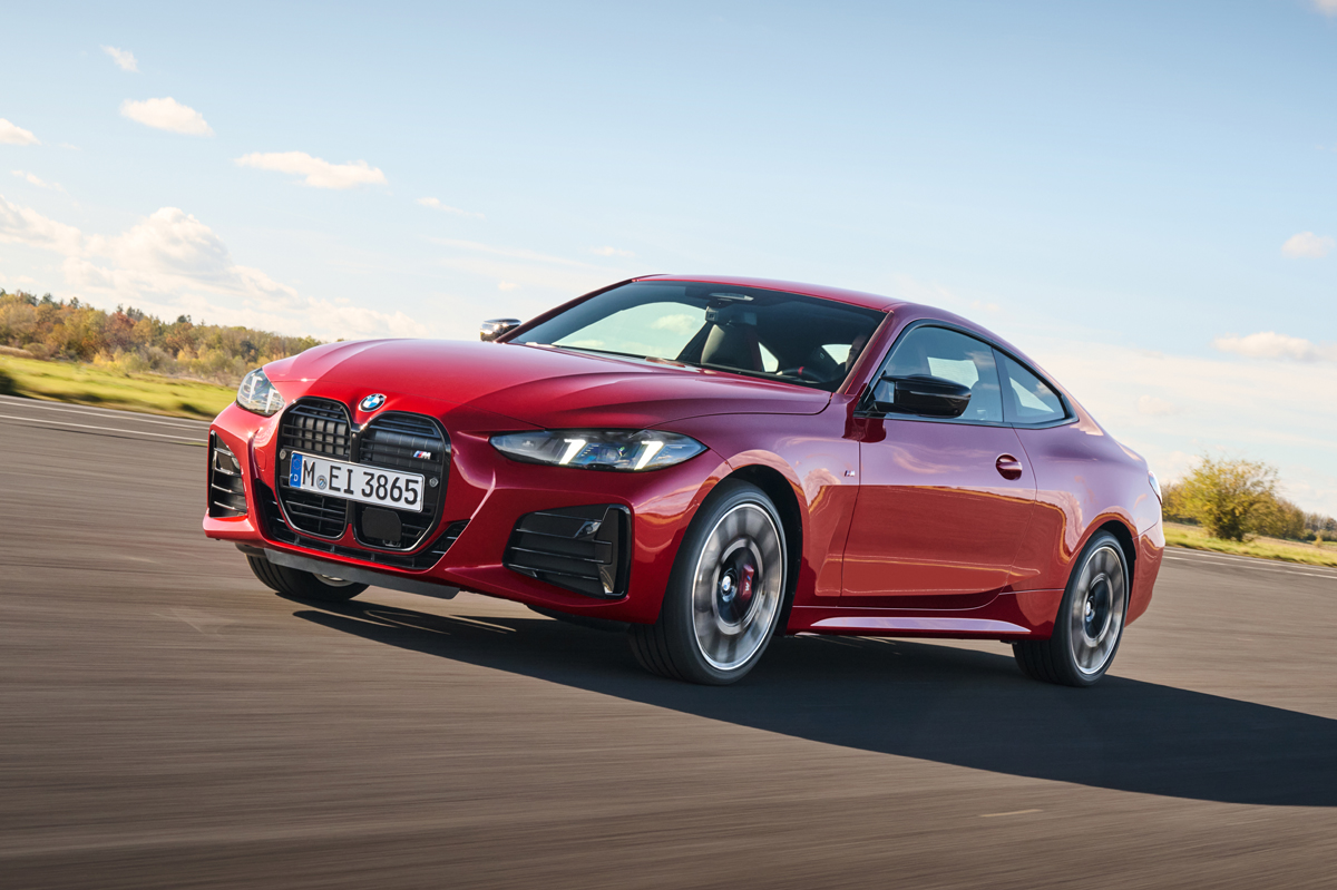 新造形のLEDヘッドランプを採用して表情を変えたBMW4シリーズが日本