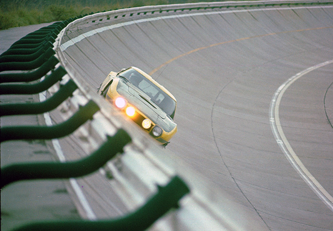 クルマ物知り図鑑】日本が世界に誇る名車「トヨタ2000GT」は、高
