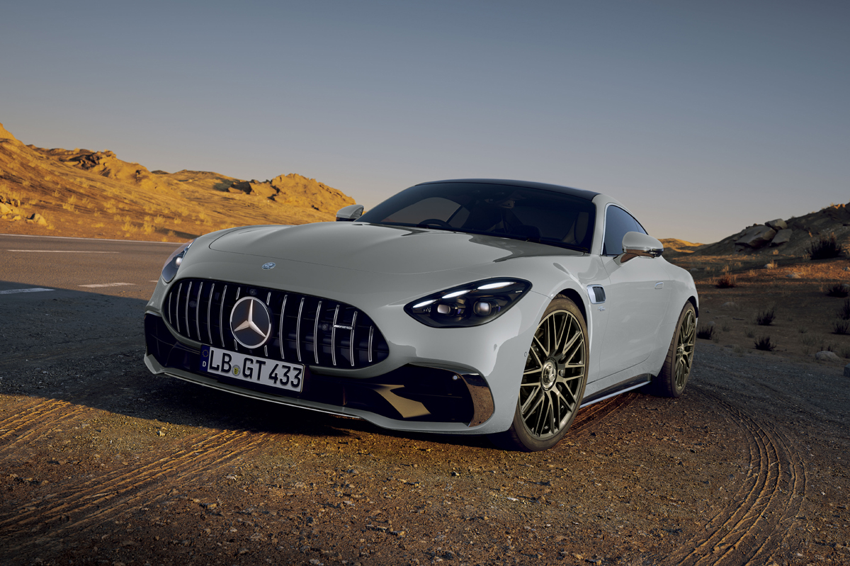 新型メルセデスAMG GTクーペに2リットル直4ターボエンジンを搭載した