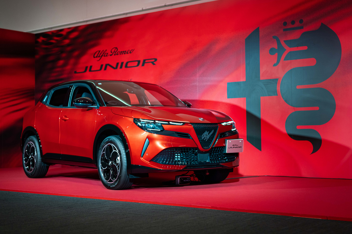 アルファロメオの新型コンパクトSUV「ジュニア」が待望の日本デビュー