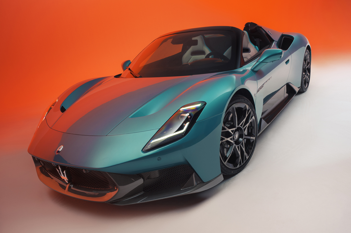 マセラティMC20の進化形である新世代スーパースポーツ「MCプーラ」が登場
