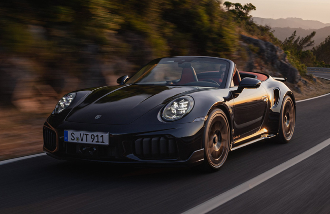 ▲車両前部に垂直に配置されたクーリングエアフラップとアクティブフロントディフューザーは、従来モデルから継承した可変フロントスポイラーリップや伸縮と傾斜が可能なリアウイングと相まって効率的な整流効果を発揮する