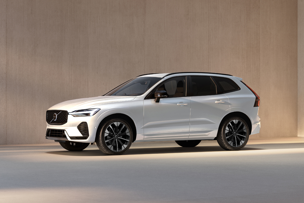 ブラックのアクセントを配してスポーティさを際立たせたボルボXC60の特別仕様車が日本上陸