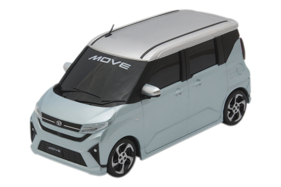 ダイハツは今年6月、ムーヴのフルモデルチェンジを実施。最上級グレードのRS（写真のミニカー）には15インチアルミを装備したり、本革巻きステアリングホイールを標準したりと、上質かつスポーティな雰囲気にまとめ、好調な販売成績をマークしています。プレゼントのミニカーはプルバック機構を内蔵し、走らせて遊べるタイプです。ミニカーのサイズは全長約10mm。ボディカラーはシルバーです。
