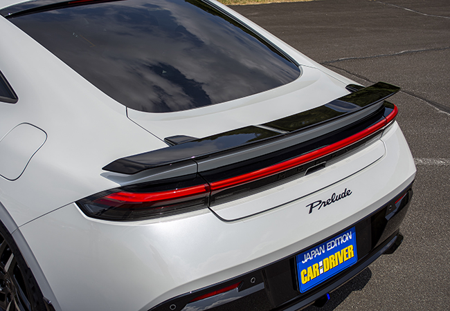 ホンダアクセスはディーラーopとして内外装アイテムを用意。エクステリアはテ―ルゲートスポイラー(7万1500円)/MS-051アルミ(4万9500円/1本)/フロントロアスカート(5万5000〜5万8300円)が話題