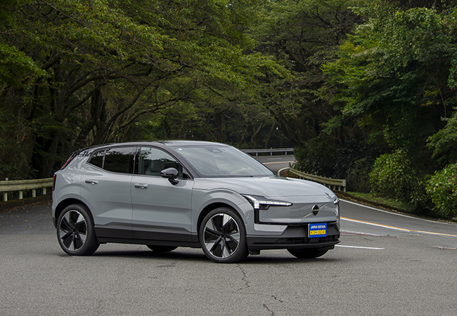 ボルボEX30ウルトラ・ツインモーター・パフォーマンス/価格:629万円。コンパクトBEVのEX30はエントリーモデルのプラス・シングルモーター(479万円)、SUVテイストのクロスカントリー(649万円)など全5グレード構成に成長。ウルトラ・ツインモーター・パフォーマンスは156psと272psのモーターを前後に搭載した4WD。ボルボ史上最速の0→100km/h加速3.6秒を誇る