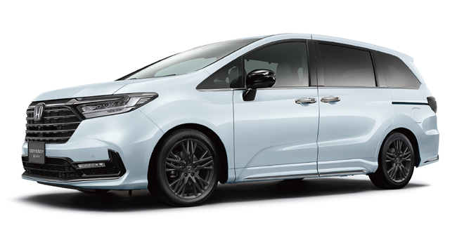 ▲ホンダ・オデッセイe:HEVアブソルートEX・ブラックエディション 価格:545万500円 全長4860×全幅1820×全高1695mm ホイールベース2900mm 車重1950kg 乗車定員7名 WLTCモード燃費19.6km/リットル 写真のボディカラーはダイヤモンドダストパール