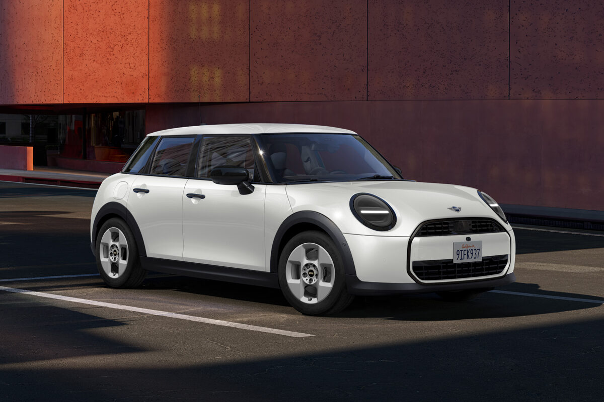 ミニ・クーパー3ドア／5ドアに新エントリーモデルの「Cセレクト」を設定