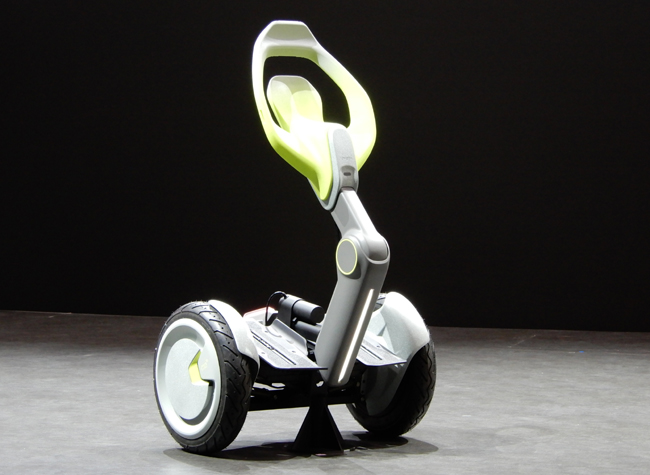 ▲年齢やハンディキャップにかかわらず誰でも楽しむことができる移動手段として開発した「me」シリーズを披露。写真はハンディキャップを持つ人もそうでない人も一緒に本気でスポーツができるように企画した「boost me」