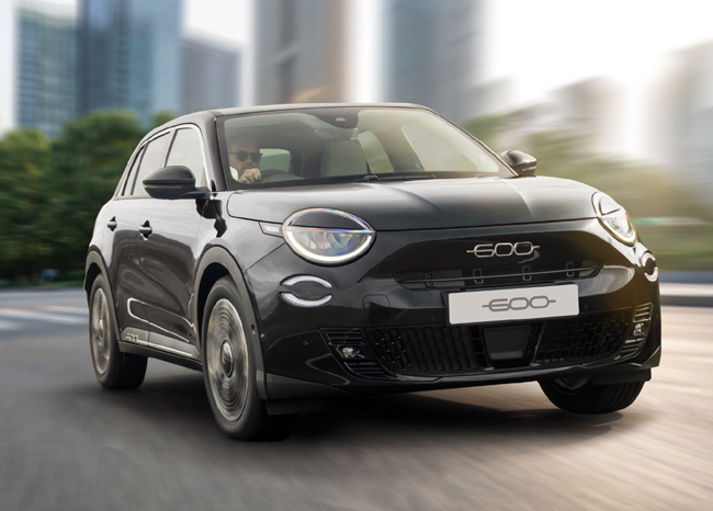 ▲パワートレインには1199cc直列3気筒DOHCガソリンターボエンジン(136ps/230Nm)に、フロントモーター(16kW/51Nm)と48Vリチウムイオンバッテリー(容量20Ah)、電子制御6速DCTを組み合わせたマイルドハイブリッドシステムを搭載