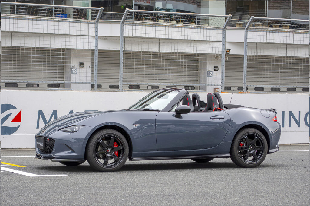 MAZDA SPIRIT RACING ROADSTER(2200台限定)