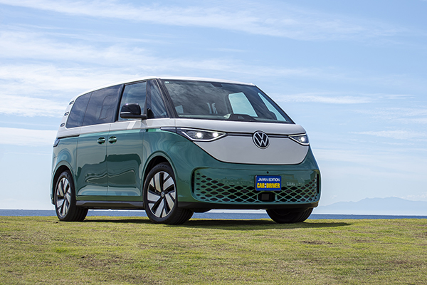 【気になるクルマ_2025】誰もを笑顔にする「VW ID.Buzz」と最新の欧州テーストを伝える「プジョー3008」「アルファロメオ・ジュニア」の新鮮度をズバリ評価