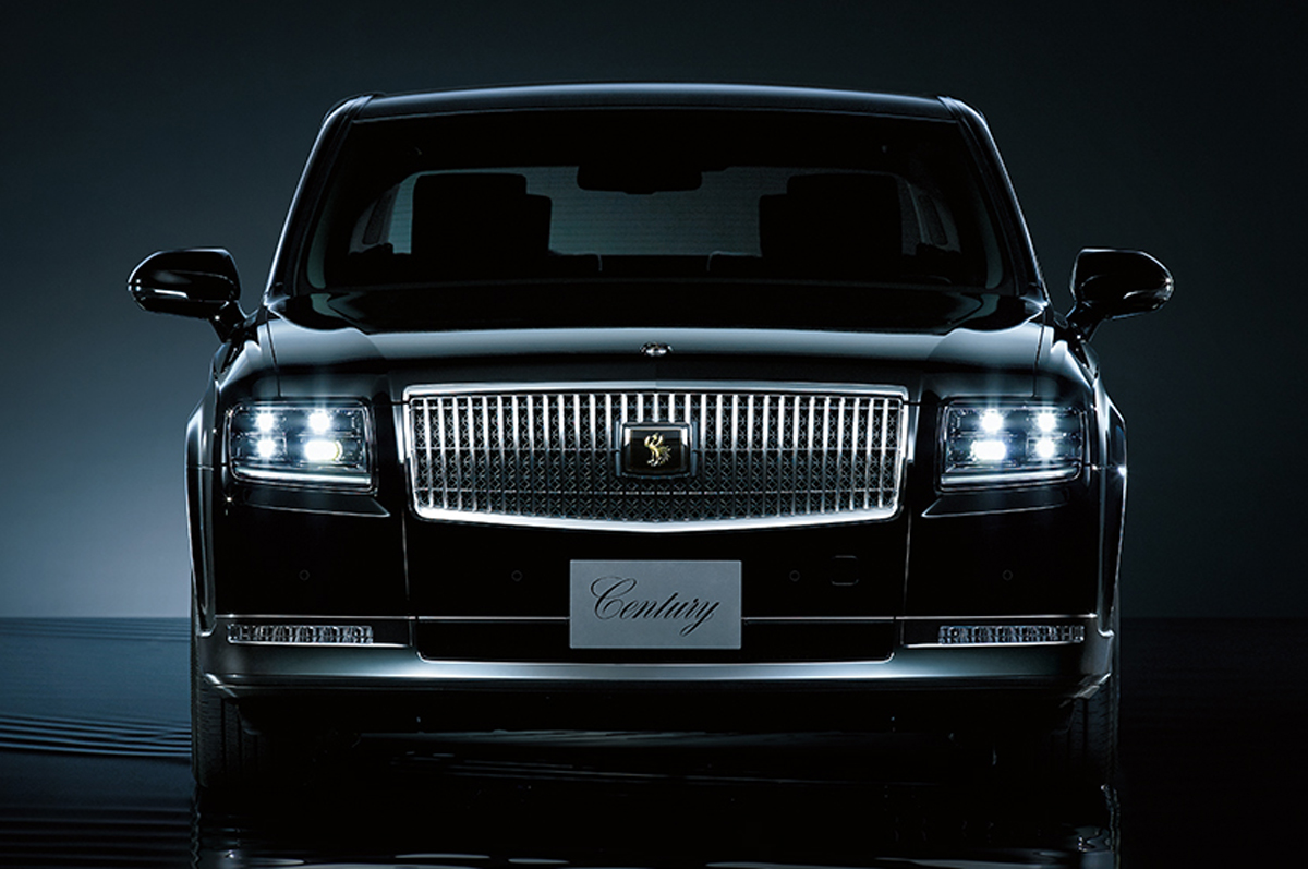 王道を行くトヨタ・センチュリーのセダンが機能装備をアップデート