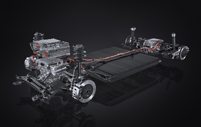 ▲BEVシステムはバッテリーセルの改良に加え、搭載セル数を増加させた新開発の大容量リチウムイオンバッテリーを採用。総電力量はRZ350eとRZ500eが74.69kWh、RZ550eが76.96kWhを確保する。モーターには新設計の2XM型交流同期電動機を搭載。最高出力167kW/最大トルク268Nmを発生する