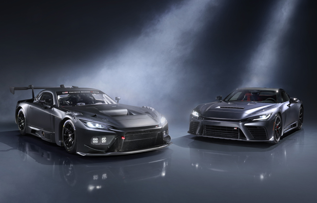 ▲TOYOTA GAZOO Racingが新型ハイパースポーツの「GR GT」(写真・右)と、FIA GT3規格のレーシングカー「GR GT3」(同・左)のプロトタイプを公開。2027年の発売を目指して開発を進める