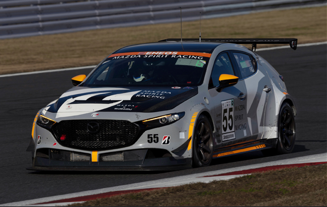 ▲マツダは東京オートサロン2026において、「走る歓びでいきいきとする体験を通じて、クルマは楽しいという共感の輪を広げていく」コンテンツを出展すると予告。車両として「ENEOSスーパー耐久シリーズ2025 Empowered by BRIDGESTONE」に参戦した「MAZDA SPIRIT RACING 3 Future concept(55号車)」を展示する