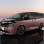 日産エルグランドは威風堂々のスタイリング、広く上質な快適な室内、そして先進メカニズムの融合で高級ミニバンの新たな基準を創造。発売は2026年年央の予定