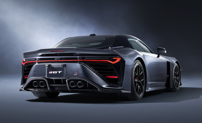 ▲エクステリアは“空力モデル”と呼ぶ、空力設計のメンバーが提案した理想のフォルムを表わした模型をベースに車両パッケージを決定。そのうえで、量産化を見据えてエクステリアデザイナーがスケッチを描き、最終的なデザインを決めていくという手法を取る。ボディサイズは全長4820×全幅2000×全高1195mm、ホイールベース2725mmに設定。車重は1750kg以下を想定する