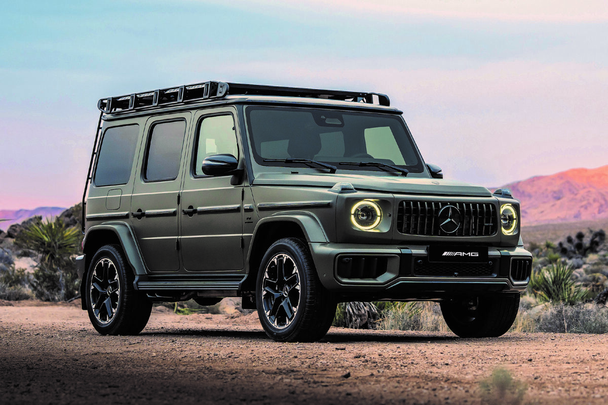 プロフェッショナル仕様のルーフラゲッジとスペアタイヤホルダーを装備したメルセデスAMG G 63の限定モデルが日本上陸